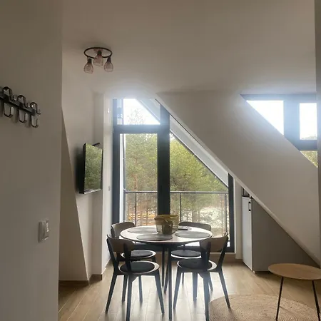 Yellow Moon Apartment *