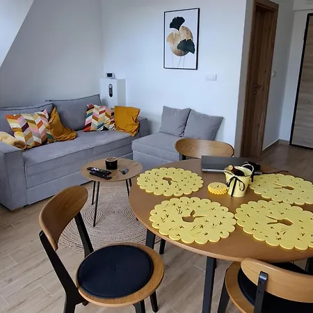 Apartment Yellow Moon Hills *