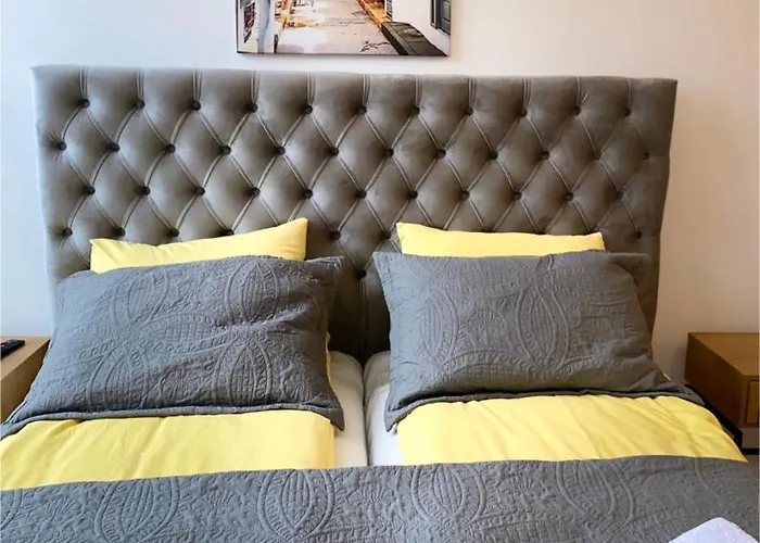 Yellow Moon Hills * Divčibare