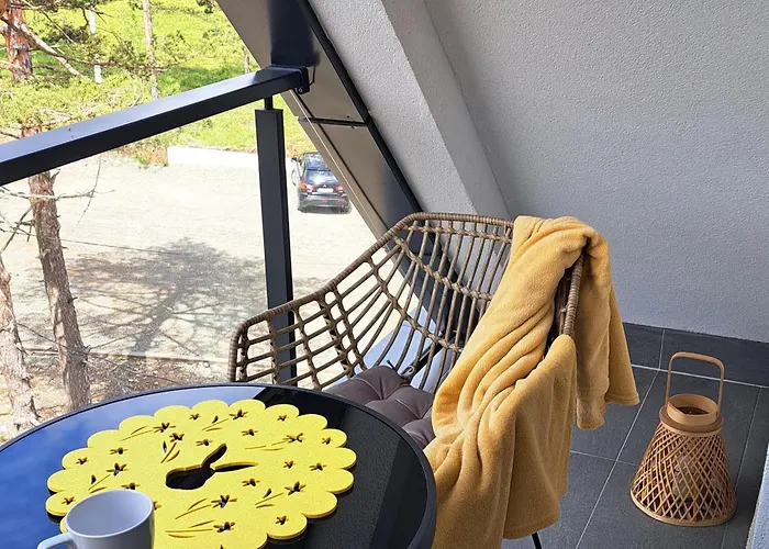 Yellow Moon Hills * Divčibare